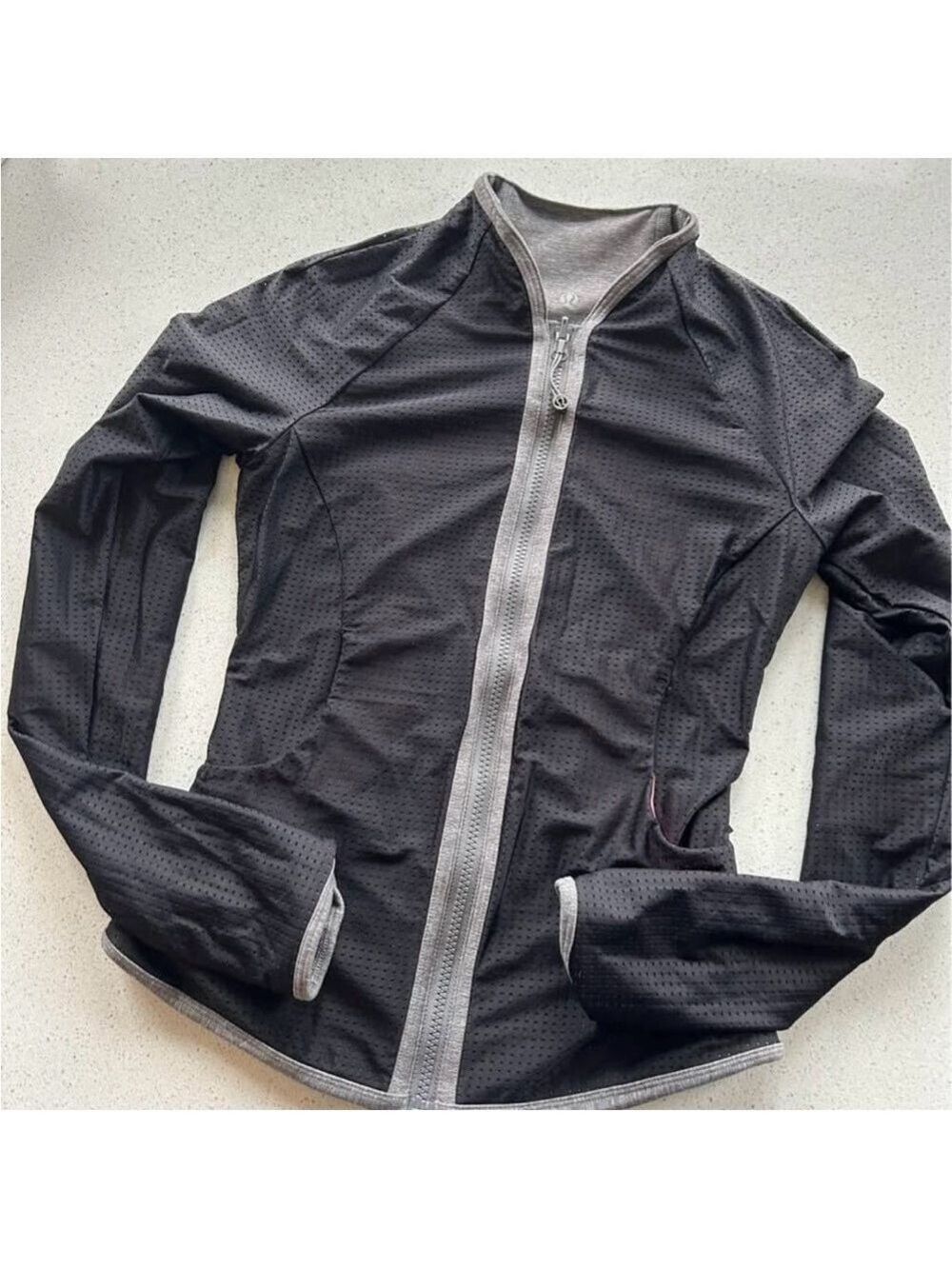 Size 2 Lululemon reversible Black and Gray Full-Zip Jacket